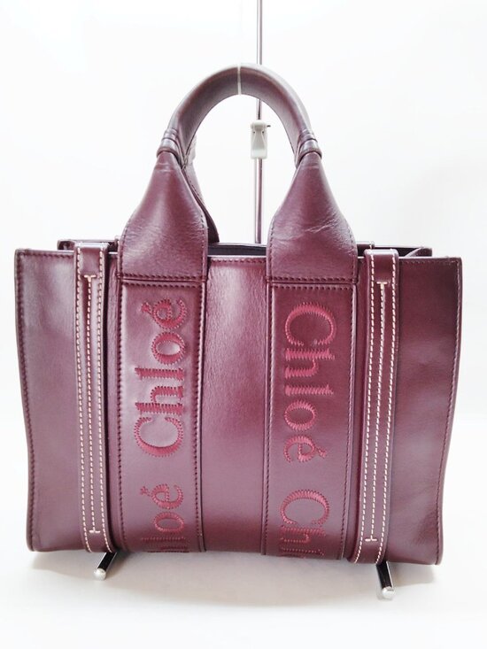 Chloe Handbags - Chloé Small Woody Leather Tote Bag in Burgundy / Plum